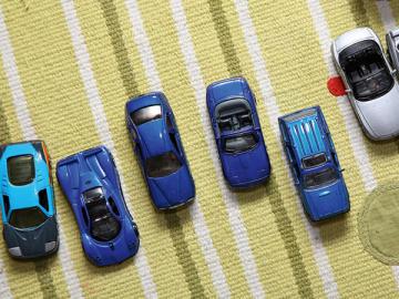 Управлять игрушечной машиной, конечно, проще, чем справиться с учетом настоящего авто