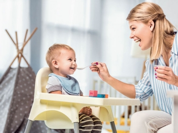 Сотрудница, у которой есть ребенок в возрасте до 1,5 лет, имеет право не только на обычный обеденный перерыв, но и на перерыв для кормления малыша