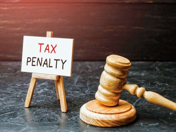 Подача УСН-уточненки раньше уточненного РСВ или вместе с ним убережет упрощенца от штрафа. Конечно, при условии доплаты налога и уплаты пеней