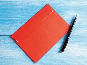 ООО, выплатившее вышедшему из него участнику–юрлицу долю исключительно в неденежной форме, как налоговый агент должно сообщить в ИФНС о невозможности удержания налога