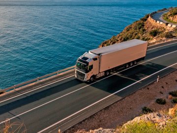 В случае транзитного перемещения товаров обязанности по подаче статформы не возникает