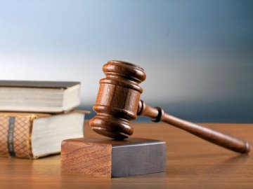 Судебной практики по поводу того, должен ли предмет лизинга, учтенный как инвестиция в аренду, учитываться как ОС для налога на имущество и УСН, еще нет. Но вряд ли она будет в пользу плательщиков