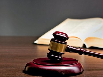 Если в суде вам удалось доказать, что кадастровая стоимость вашего имущества в 2022 г. (или ранее) была завышена, то теперь об этом нужно сообщить налоговикам