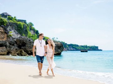 Работники, берущие отпуск в начале мая, могут отдыхать дольше, потратив меньше отпускных дней. Ведь нерабочие праздники (1 и 9 мая) в число календарных дней отпуска не включаются