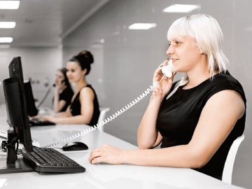Даже сегодня, в эпоху засилья мобильной связи, некоторые организации все же выбирают стационарные телефоны. Связь по ним надежная, да и частая подзарядка им не нужна