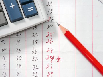 Корректировка заработка работодателем — плохая затея. Правильнее будет инициировать перерасчет пособия или же дождаться, когда такой перерасчет сделает сам СФР
