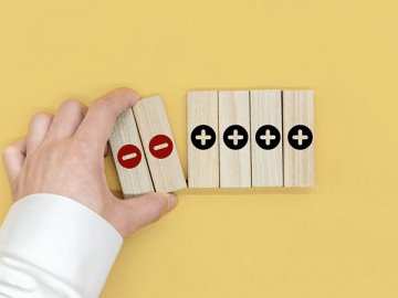 &#1045;&#1089;&#1083;&#1080; &#1089;&#1076;&#1077;&#1083;&#1082;&#1072; &#1092;&#1072;&#1082;&#1090;&#1080;&#1095;&#1077;&#1089;&#1082;&#1080; &#1073;&#1099;&#1083;&#1072; &#1088;&#1072;&#1079;&#1073;&#1080;&#1090;&#1072; &#1085;&#1072; &#1085;&#1077;&#1089;&#1082;&#1086;&#1083;&#1100;&#1082;&#1086; &#1089;&#1076;&#1077;&#1083;&#1086;&#1082; &#1080; &#1095;&#1072;&#1089;&#1090;&#1100; &#1080;&#1079; &#1085;&#1080;&#1093; &#1076;&#1072;&#1083;&#1080; &#1087;&#1086;&#1083;&#1086;&#1078;&#1080;&#1090;&#1077;&#1083;&#1100;&#1085;&#1099;&#1081; &#1088;&#1077;&#1079;&#1091;&#1083;&#1100;&#1090;&#1072;&#1090;, &#1072; &#1095;&#1072;&#1089;&#1090;&#1100; &mdash; &#1086;&#1090;&#1088;&#1080;&#1094;&#1072;&#1090;&#1077;&#1083;&#1100;&#1085;&#1099;&#1081;, &#1090;&#1086; &#1087;&#1086;&#1076;&#1074;&#1086;&#1076;&#1080;&#1090;&#1100; &#1080;&#1090;&#1086;&#1075;&#1080; &#1085;&#1072;&#1076;&#1086; &#1087;&#1086; &#1089;&#1086;&#1074;&#1086;&#1082;&#1091;&#1087;&#1085;&#1086;&#1089;&#1090;&#1080;. &#1048; &#1089; &#1091;&#1095;&#1077;&#1090;&#1086;&#1084; &#1101;&#1090;&#1086;&#1075;&#1086; &#1086;&#1094;&#1077;&#1085;&#1080;&#1074;&#1072;&#1090;&#1100; &#1088;&#1072;&#1073;&#1086;&#1090;&#1091; &#1076;&#1080;&#1088;&#1077;&#1082;&#1090;&#1086;&#1088;&#1072;