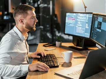 Один из способов стать обладателем исключительного права на программу &mdash; разработать ее самому. К примеру, если программный продукт для компании сделают ее же работники