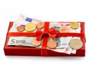 Новости: Подарки работникам: договор дарения от начисления взносов спасает не всегда