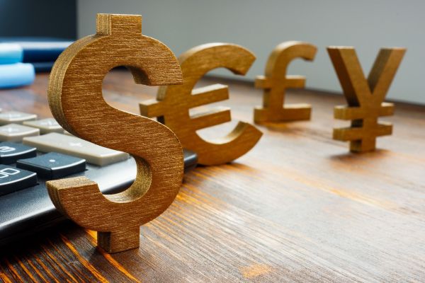 Новости: Объем валютной выручки, обязательной к продаже, снизили до нуля