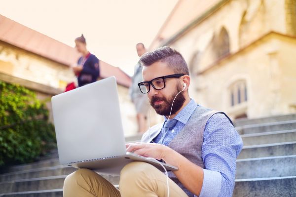 Новости: Почему блогеру десятитысячнику могут отказать в регистрации