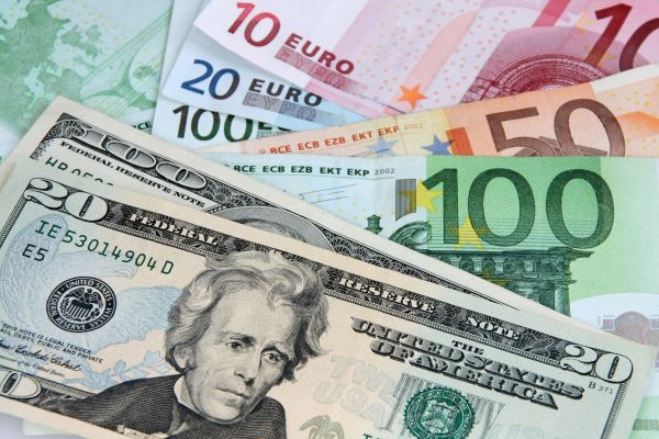Новости: Что теперь будет с наличной валютой и валютными счетами: разъясняет Центробанк