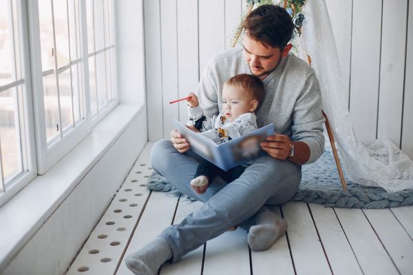 Новости: При рождении ребенка его отец сможет взять недельный допотпуск