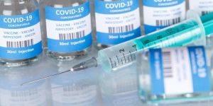 Новости: Вакцинированным от COVID-19 предложено давать дополнительные выходные