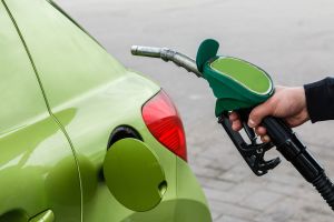 Новости: Оплата работнику бензина для проезда на работу облагается взносами