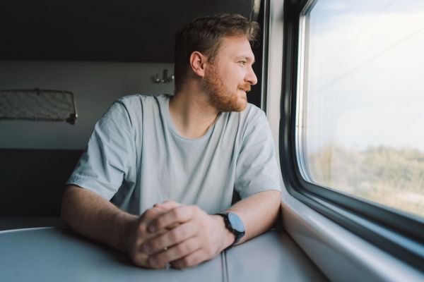 Новости: Увольнение до окончания вахты: кто оплатит проезд вахтовика домой