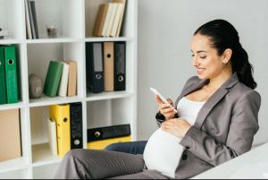 Новости: Можно ли уволить беременную работницу на срочном договоре