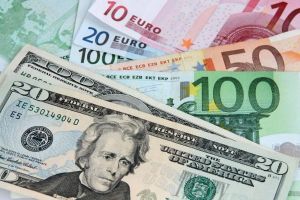 Новости: Брать с граждан комиссию за выдачу валюты по-прежнему запрещено