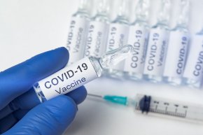 Новости: На вакцинацию от COVID-19 будут давать выходные